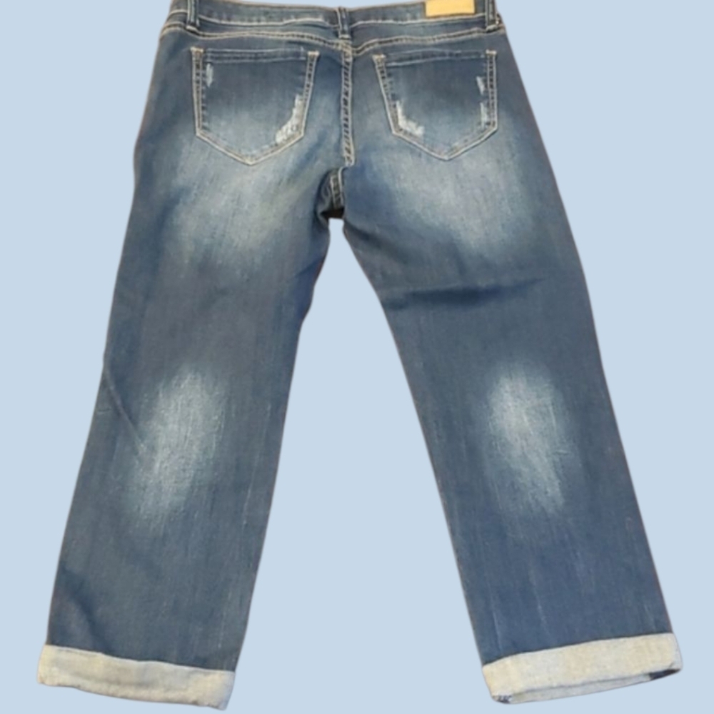 2/$25 Love Culture Denim Capri Jeans. Size 9 - Picture 2 of 5
